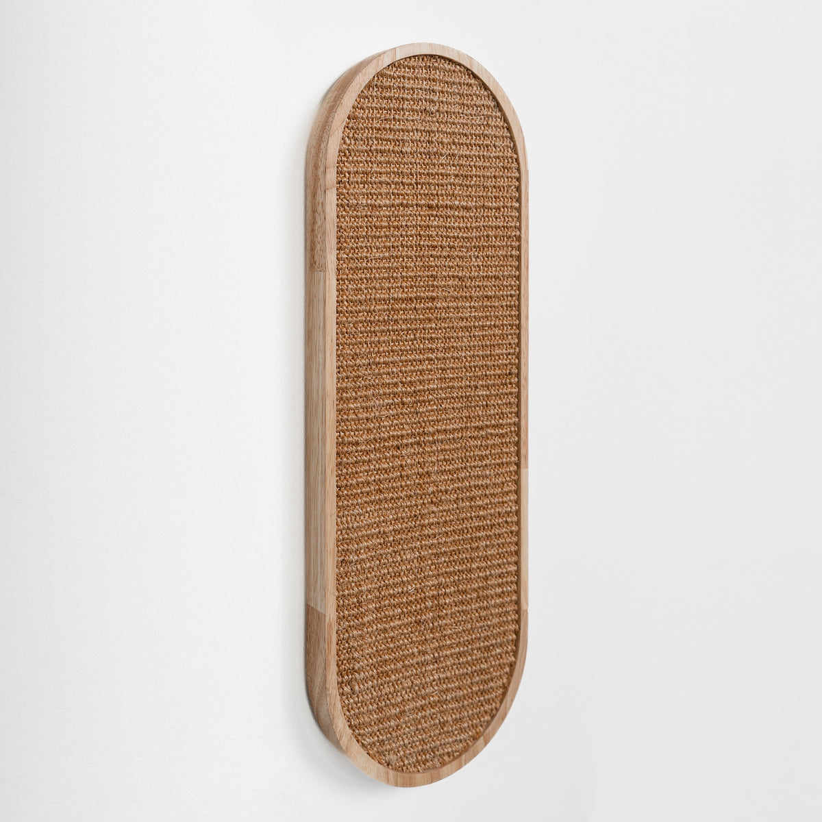 cat-climbing-wall-scratchboard-de-luxe-rubberwood-khaki