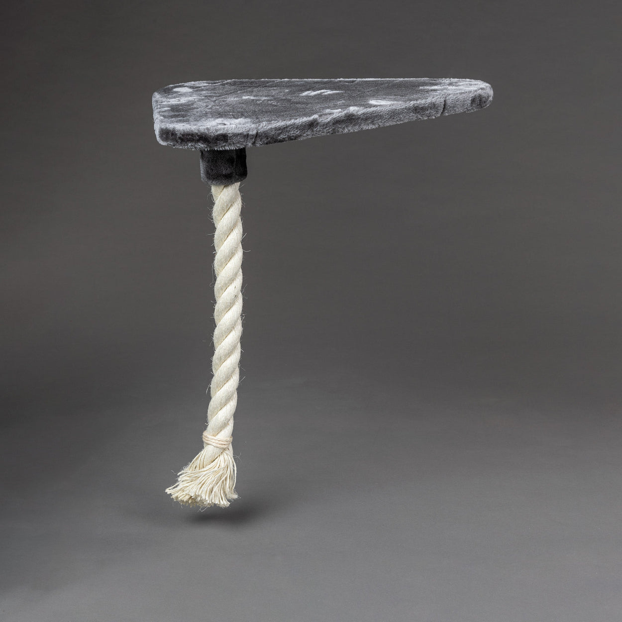 Large, Light Grey Lying Area Step With Play Rope Triangular (for 12, 15 or 20 cm poles)
