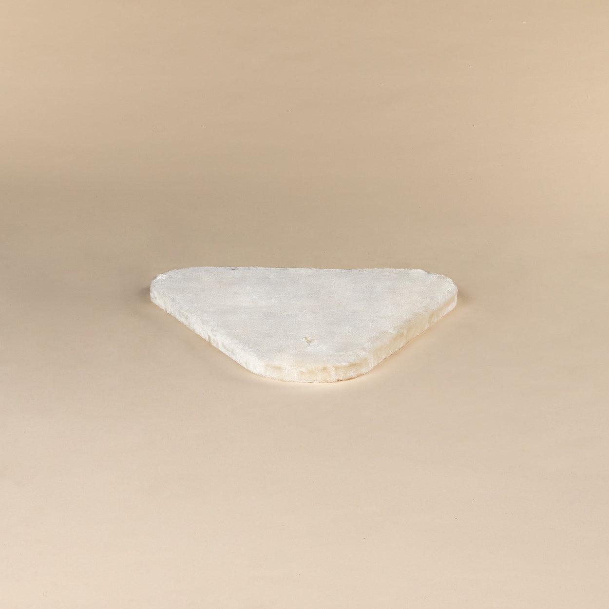 Large, Beige Lying Area Step Triangular (for 12, 15 or 20 cm poles)