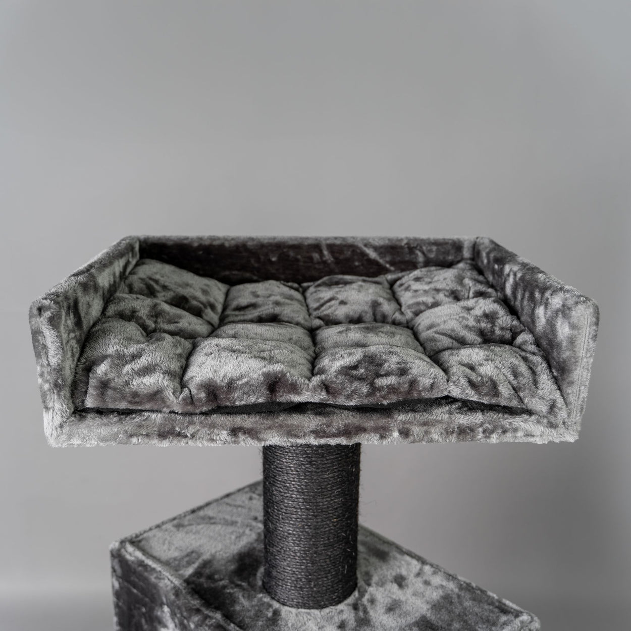 Maine Coon Lounge Retreat Blackline Dark Grey