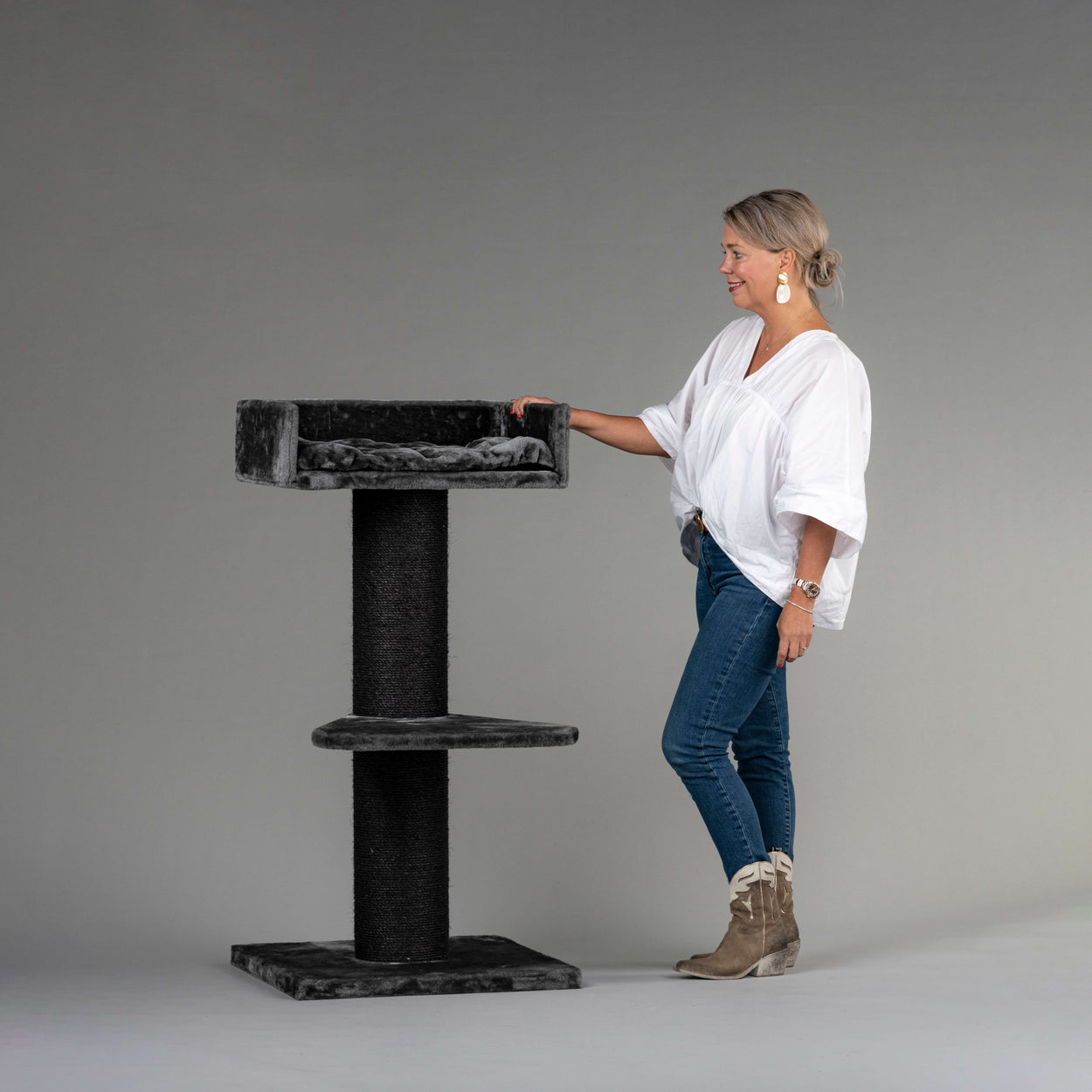 Cat Trone XXL Blackline Dark Grey
