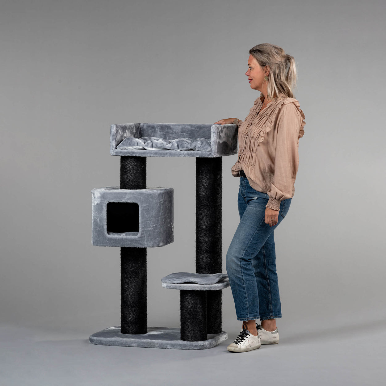 Big Cat Palace Blackline Light Grey